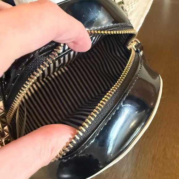 Kate Spade Glimmerton Station Clock Patent Leather Crossbody Bag - Picture 4 of 5